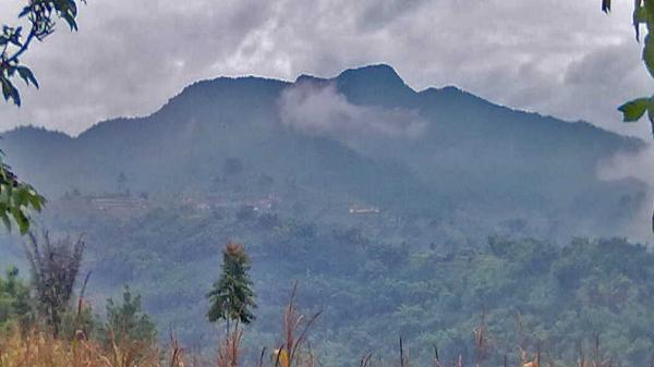 Gunung Karacak, Kabupaten Garut. (FOTO: ISTIMEWA)