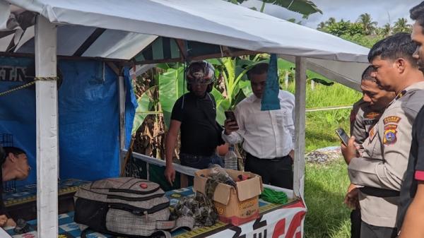 Bom rakitan Pariaman Bom rakitan ditemukan di kawasan Simpang Apar, tepatnya di samping SDN 08 Apar dan rel kereta api, Kota Pariaman, Sumatera Barat, Sabtu (1/7/2023). (Foto: Istimewa).