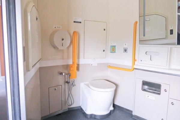 Interior Toilet KCJB