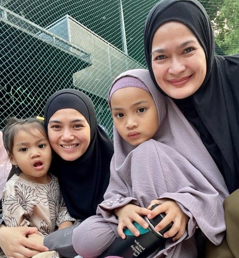 Potret artis dan mertua seperti anak dan ibu kandung. (Foto: Instagram)