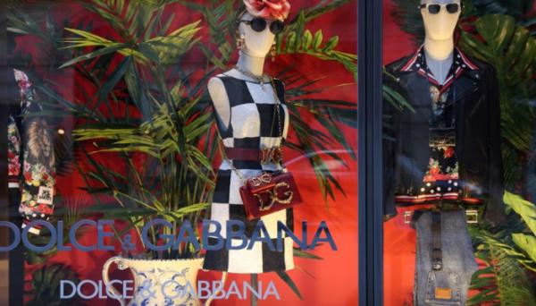 brand fashion termahal Dolce & Gabbana, salah satu brand fashion termahal di dunia. Foto: Reuters