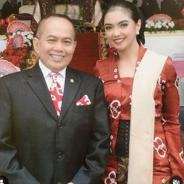 Screenshot 20230709 063257 Instagram Artis Lawas Menikahi Pejabat (foto: instagram)