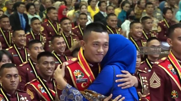 Adhi Makayasa 2023 Akpol Taruna Akpol peraih Adhi Makayasa 2023, Brigadir Taruna Irfan Urane Azis S Tr K. (Foto: Indonesian National Police Academy/YouTube)