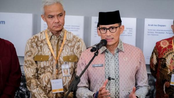 Sandiaga Uno dan Ganjar Pranowo Sandiaga Uno bersama Ganjar Pranowo saat Rakor Nasional Percepatan Pengembangan 5 DPSP Semester I/2023 di Plataran Borobudur Resort and Spa, Jawa Tengah, Jumat (21/7/2023).(Foto: Ist)