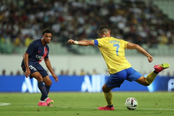PSG vs Al Nassr Ronaldo Paris Saint-Germain (PSG) kesulitan melawan Al-Nassr di laga pramusim. Laga berakhir 0-0. (foto: Al Nassr)
