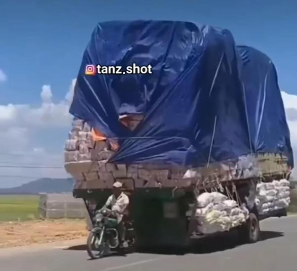 Motor Angkut Muatan Lebih 3