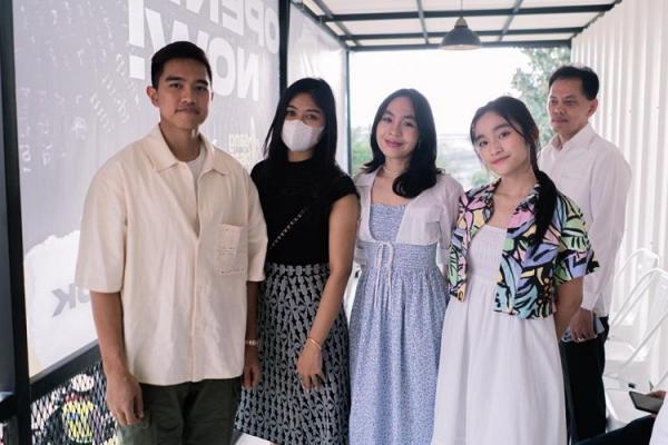 Founder Sang Pisang Kaesang Pangarep dan istrinya Erina Gudono beserta Arvia Reihanna dan Safia Malia Diansyah (DeVFias). (Foto: dok DeVFias)