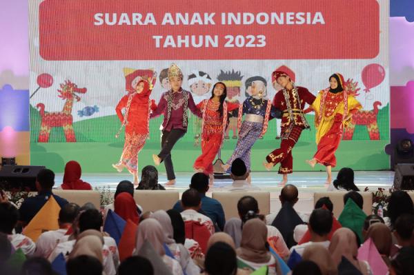 Pembacaan Suara Anak Indonesia Aksi teatrikal Pembacaan Suara Anak Indonesia oleh Forum Anak Nasional. (Foto: dok Unilever)