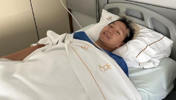 Ganda putra Indonesia, Marcus Gideon selesai operasi pada pergelangan kaki kanannya yang cedera. (Foto: Instagram/marcusfernaldig)