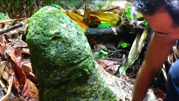 Benda Purbakala di Nias Selatan Benda purbakala ditemukan di Desa Umbu Idanotae, Kabupaten Nias Selatan, Sumatera Utara. (Foto: Jonirman).