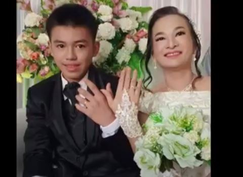 Mariana dan K pasangan beda usia di Kabupaten Sambas resmi menjadi suami istri. (Foto: iNews)