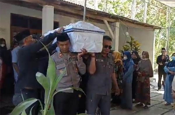 Jenazah anggota Paskibra Tung Aulia Delfi Safitri.  (Foto: ist)