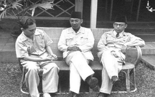 Sjahrir Soekarno Hatta Sjahrir bersama Soekarno dan Hatta. (Foto: ist)