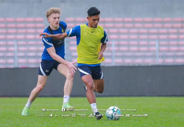 Fergus Tierney Timnas Malaysia U-23 Fergus Tierney (kiri) masuk skuad Timnas Malaysia U-23 di Piala AFF U-23 2023. (Foto: Instagram @famalaysia)