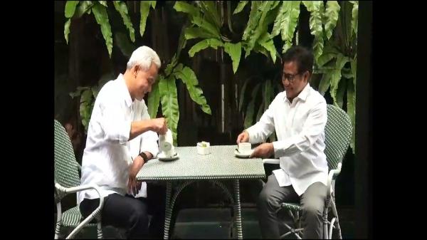 Ganjar Cak Imin Ganjar dan Cak Imin ngeteh bareng di salah satu kafe di Jakarta Selatan, Jumat (18/8/2023). (Foto: Istimewa)