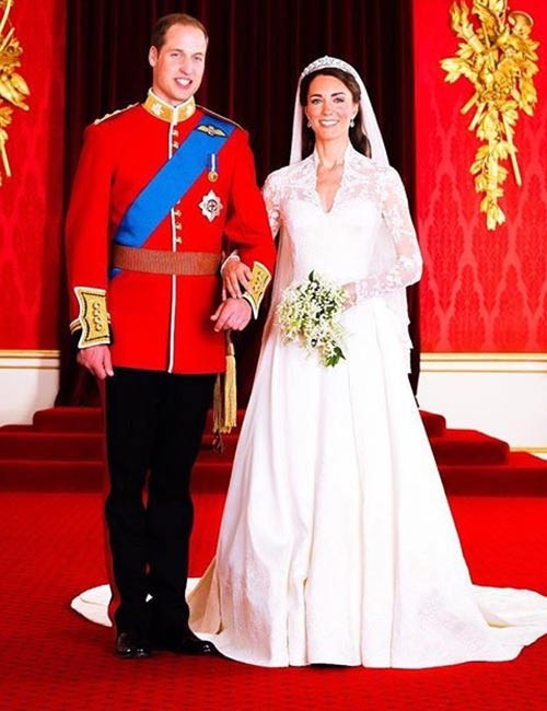 Kate Middletons Wedding Dress 434000 Kate Middletons Wedding Dress