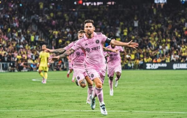 Lionel Messi Lionel Messi cetak gol tendangan roket saat Inter Miami vs Nashville di final Piala Liga, Minggu (20/8/2023) pagi WIB. (Foto: Inter Miami)