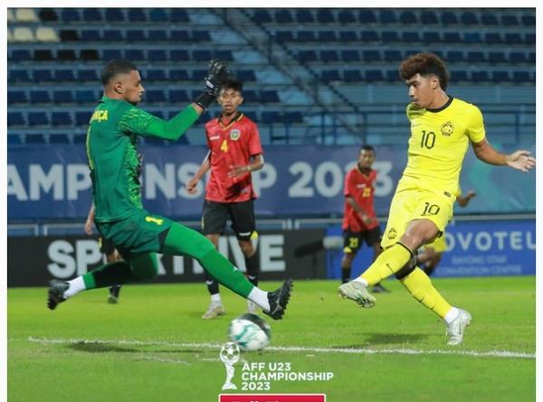 Timnas Malaysia vs Timor Leste Timnas Malaysia menang 3-1 atas Timor Leste di laga pamungkas grup B Piala AFF U-23 2023. Hasil ini membuat Malaysia menjadi juara grup B. (foto: twitter/Theaseanball)