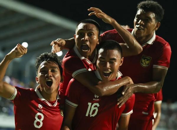 Timnas Indonesia U-23 2 Para pemain Timnas Indonesia U-23 merayakan salah satu golnya ke gawang Thailand pada semifinal Piala AFF U-23 2023 di Rayong Province Stadium, Kamis (24/8/2023) malam. Indonesia menang 3-1. (Foto: PSSI)