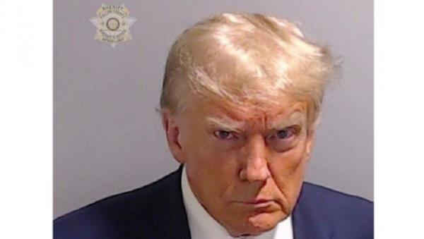 Donald Trump Foto Mugshot Donald Trump viral di media sosial