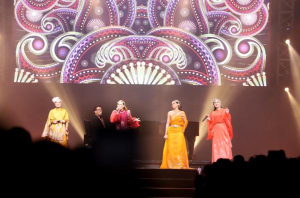 Konser Kejar Mimpi untuk Indonesia oleh CIMB Niaga Kemeriahan Konser Kejar Mimpi untuk Indonesia oleh CIMB Niaga. (Foto: Arif Julianto/Okezone)