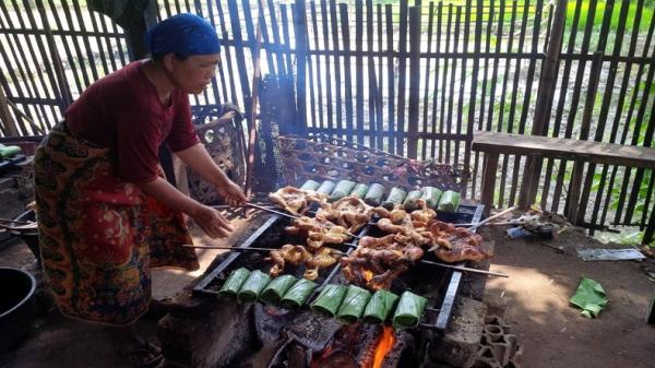 Makanan khas Purwakarta yang cukup melegenda yakni bakakak ayam. (Foto: iNews.id/Asep Supiandi)