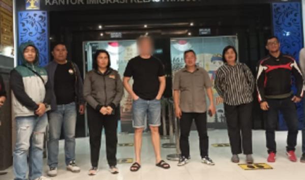 Buronan Interpol Rusia Ditangkap Buronan interpol asal Rusia, PM (32) ditangkap di Bali. (Foto: Kemenkumham Bali)