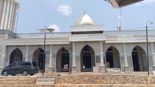 MASJID PESANTREN TAHFIZH DQI PELAIHARI Pembangunan Masjid Pesantren Tahfizh DQI Pelaihari, Tanah Laut, tersendat gegara AF membawa kabur uang Rp553 juta. (FOTO: iNews/ZULKIFLI YUNUS)