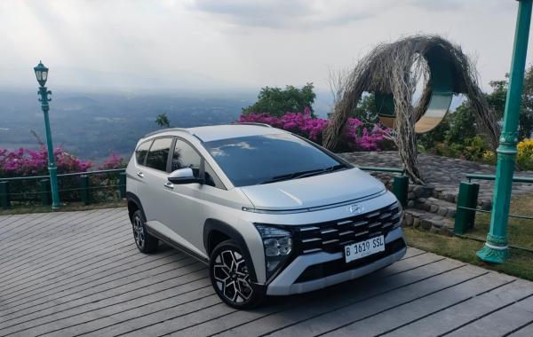 Hyundai Stargazer X 3