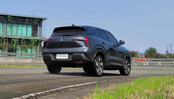 Mitsubishi XForce 15