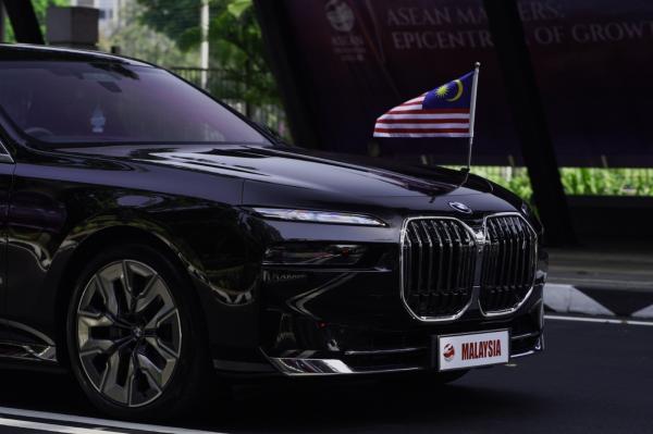 BMW I7 3