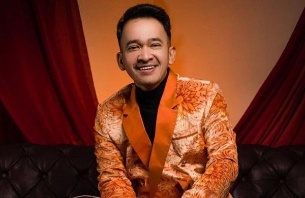 Artis sebagai Presenter Termahal. (foto: Instagram)