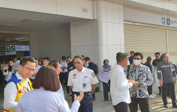 Suasana Stasiun Halim Suasana Stasiun Halim jelang uji coba Kereta Cepat Jakarta-Bandung oleh Presiden Joko Widodo. (Foto: Heri Purnomo/MPI)