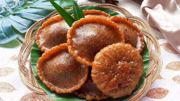 Kue Cucur Kue cucur memiliki cita rasa manis dan gurih. Makanan ini termasuk jajanan pasar yang tidak mudah basi. (Foto: cookpad.com)