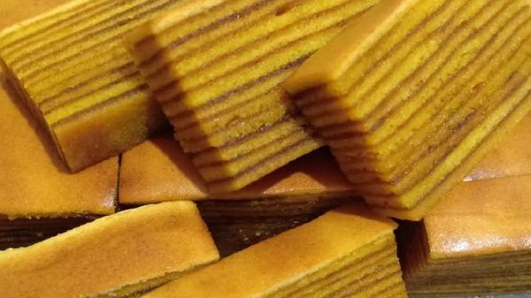 Kue Lapis Legit Lapis legit termasuk jajanan pasar yang tidak mudah basi. (Foto: cookpad.com)