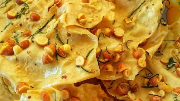 Rempeyek 1 Rempeyek termasuk jajanan pasar yang tidak mudah basi. (Foto: cookpad.com)