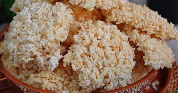Rengginang rengginang merupakan jajanan pasar yang tak mudah basi dengan rasa enak dan renyah (Foto: Instagram @iamfoodindonesia)