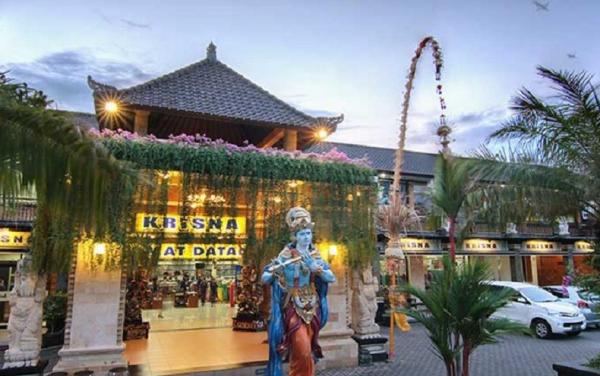 Pusat Oleh Oleh Bali Terlengkap Pusat Oleh Oleh Bali terlengkap salah satunya Krisna Oleh-Oleh. (Foto: krisnabali.co.id)