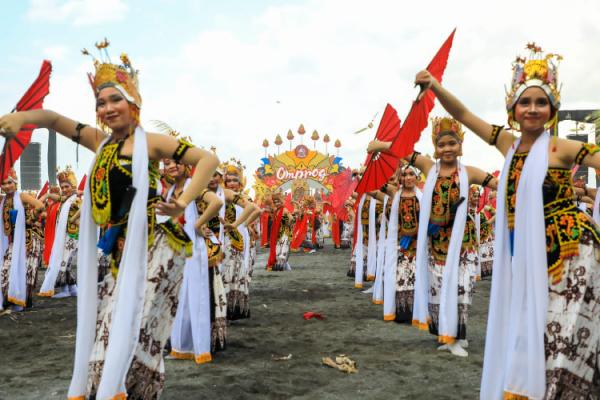 Festival Gandrung Sewu 2023 Festival Gandrung Sewu 2023. (Foto: dok Pemprov Jatim)