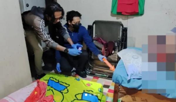 Suami istri di Gang Sakura, Kubu Raya ditemukan tewas. (Foto: Polres Kubu Raya)