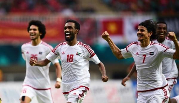 Timnas UEA Para pemain Uni Emirat Arab merayakan kemenangan adu penalti kontra Vietnam dalam perebutan medali perunggu Asian Games 2018 di Stadion Pakansari, Cibinong, 1September 2018. (Foto: AFC)