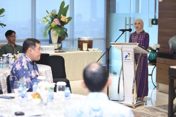 Direktur Utama Pertamina Persero Nicke Widyawati Direktur Utama Pertamina Persero Nicke Widyawati memberikan sambutan diacara Penandatanganan Nota Kesepahaman Kerja Sama Pengembangan dan Implementasi Aplikasi Katalog Elektronik LKPP di Pertamina Persero. (Foto: dok Pertamina)