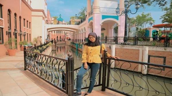 Little Venice Kota Bunga Wisata di Little Venice Kota Bunga merupakan rekomendasi tempat wisata di Puncak. (Foto: Instagram IG@dewirahmasariii)