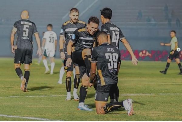 Egy Maulana Dewa United menang 3-1 di pekan ke-15 Liga 1 2023/2024. Pemain Timnas Indonesia Egy Maulana Vikri mencetak satu gol di laga ini. (foto: Instagram/Dewa United)