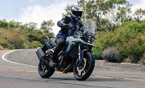 Suzuki V Strom 800 2
