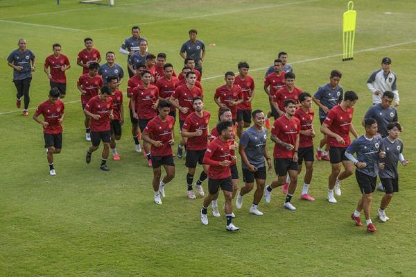 Ant Timnas Indonesia Latihan 4 Timnas Indonesia melakukan persiapan jelang menghadapi Brunei Darussalam di SUGBK, Jakarta, Kamis (12/10/2023). (Foto: ANTARA)