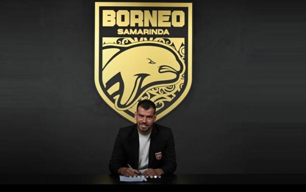 Wiljan Pluim Wiljan Pluim resmi direkrut Borneo FC usai didepak PSM Makassar. (Foto: Instagram @borneofc.id)