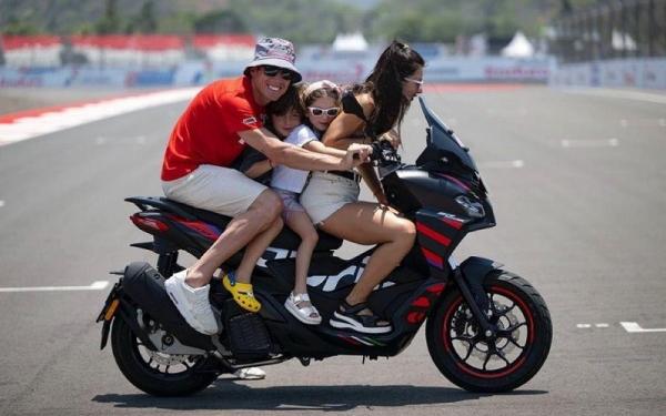 Aleix Espargaro Pembalap Aprilia Racing, Aleix Espargaro kembali liburan ke Bali setelah menjalani balapan di MotoGP Thailand 2023 akhir pekan lalu. (Foto: Instagram/aleixespargaro)