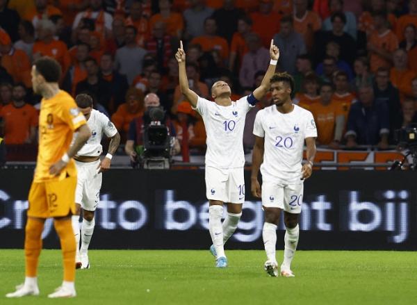 Mbappe prancis Prancis menang atas Belanda dengan skor 2-1. Laga sengit itu tersaji di Johan Cruijff Arena, Sabtu (14/10/2023) dini hari WIB. (foto: Reuters)