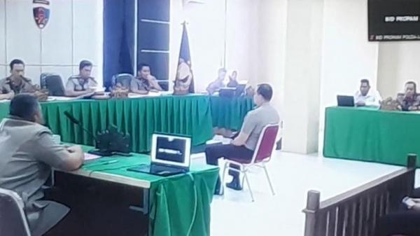 AKP Andri Gustami kasat polres lamsel AKP Andri Gustami saat menjalani sidang kode etik di Propam Polda Lampung. (istimewa)